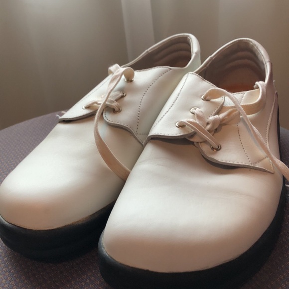 COPY - Footprints by Birkenstock white leather Li… - Picture 2 of 8